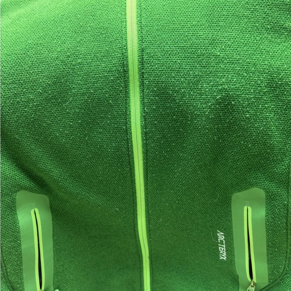 Arc'teryx Women’s Bright Green Full-Zip Textured Fleece Jacket - Picture 11 of 11